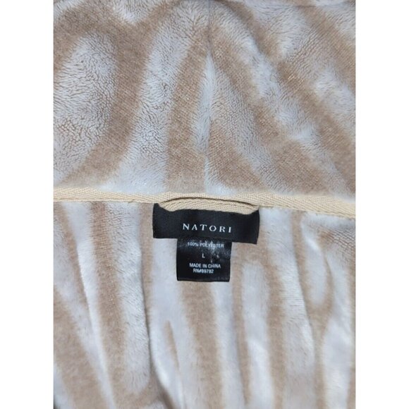 Natori Sherpa Robe Sz L Nude Fluffy Comfortable Classic Plush Mob Wife MRP $140 - Picture 4 of 4